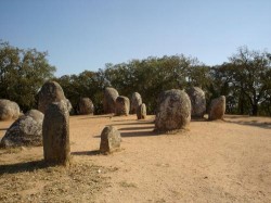 Évora - Almendres cromlech by Joao Correia @Wikimedia.org