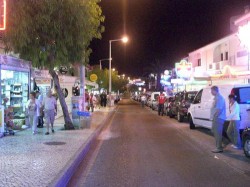 Albufeira - Nightlife by @ Gilberto Silva Fan @Wikimedia.org