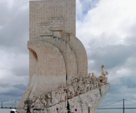 Lisbon - Discoveries Monument by Alvesgaspar @Wikimedia.org
