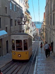 Lisbon - Elevador da Bica by Joao Carvalho @Wikimedia.org
